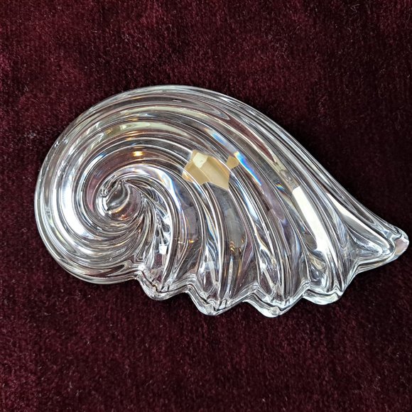 Mikasa Clear Glass Shell- Decorative Covered Trinket Dish - Picture 4 of 8